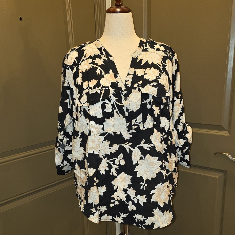 Torrid Black and Cream Floral Blouse